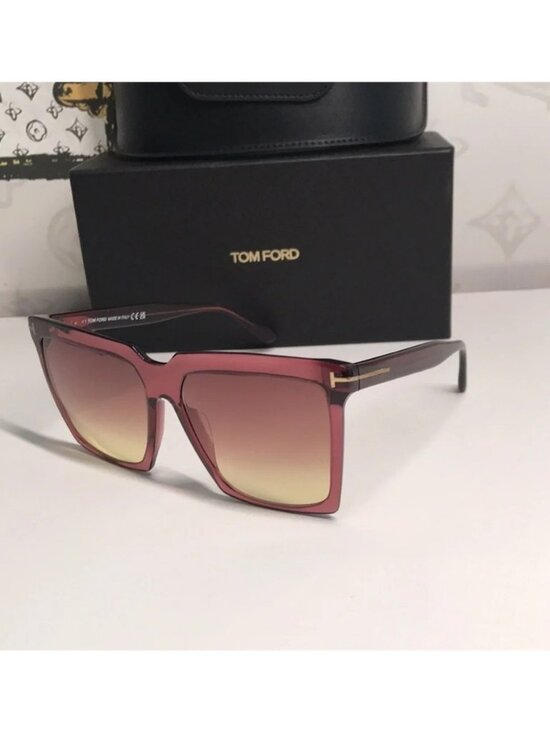 NEW Tom Ford TF764 69T Sunglasses – Shiny Bordeaux Frame / Gradient Bordeaux Le main image 7